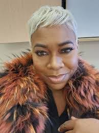 Kari Womack's Instagram, Twitter & Facebook