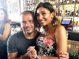 غالباً ما تثير الفنانة دينا الشربيني الاستغراب على مواقع التواصل الإجتماعي عندما تظهر مع عمرو دياب و ذلك بسبب إطلالتها الجريئة. Ø³Ø¨Ø¨Ø§Ù† ØµØ§Ø¯Ù…Ø§Ù† ÙˆØ±Ø§Ø¡ Ø§Ù†ÙØµØ§Ù„ Ø¹Ù…Ø±Ùˆ Ø¯ÙŠØ§Ø¨ Ø¹Ù† Ø¯ÙŠÙ†Ø§ Ø§Ù„Ø´Ø±Ø¨ÙŠÙ†ÙŠ Ø±ÙØ¶Ù‡Ù…Ø§ Ø§Ù„Ù‡Ø¶Ø¨Ø© ÙØ¬ Ù† Ø¬Ù†ÙˆÙ† Ø­Ø¨ÙŠØ¨ØªÙ‡ ÙˆÙ‡Ø¬Ø±ØªÙ‡ ÙˆØ·Ù† ÙŠØºØ±Ø¯ Ø®Ø§Ø±Ø¬ Ø§Ù„Ø³Ø±Ø¨