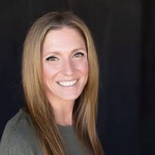 Julie Bott's Instagram, Twitter & Facebook