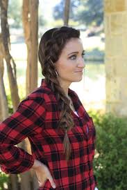 Whether you have long or short hair, you have probably tried at least once in your life braiding your hair. 15 Dutch Braids To Try On Your Hair This Weekend
