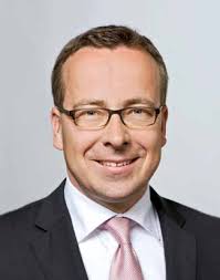 TUM School of Management Research Report 2015/2016