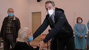 Το νομοσχέδιο για το νέο σχολείο, το καινοτόμο σύστημα επικουρικής ασφάλισης και την αναδιοργάνωση της ελληνικής αστυνομίας. Stoys Foyrnoys O Mhtsotakhs Emboliasmoi Gia Oloys Sta Mikra Kai Akritika Nhsia