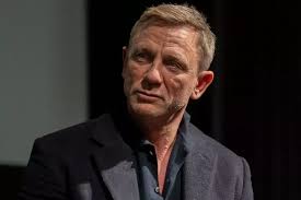 Adele Said No To Millions Of Dollars And Broke Daniel Craig's Heart As She  Turned Down James Bond's Sincere Request: "It was too big a risk"