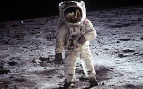 Click an icon to see more. Primo Uomo Sulla Luna