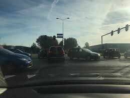 Stroomstoring f (plural stroomstoringen, diminutive stroomstorinkje n). Deel Almere Zonder Water Na Stroomstoring Nos