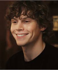 Evan Peters