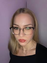 Would greatly appreciate it if someone managed the make lighting a bit more  natural and remove the reflection in my glasses 😬 Don't mind the drawing 