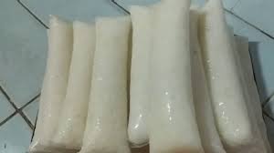 Ya, gimana anak kos mana punya daun pisang atau bisa bikin ketupat dari janur daun kelapa? Cara Memasak Lontong Plastik Yang Lembut Dan Padat Youtube