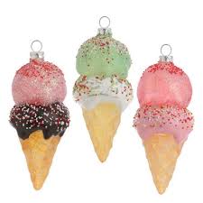 200g of christmas pudding, 500ml of milk, 1 vanilla pod, 7 egg yolks, 250g of caster sugar, 300ml of double cream, 5 drops of vanilla essence. 41 Christmas Ideas Ice Cream Cones Candyland Ice Cream Ice Cream Party