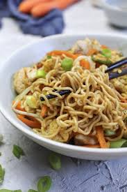 Asia Nudeln Mit Huhn Kitchensplace Rezept Nudeln Mit Huhnchen Nudeln Mit Gemuse Asia Nudeln