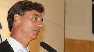 Tate stares down councillor revolt