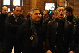 È arrivato il pronunciamento della corte di cassazione che c onferma l'ergastolo per alessandro garlaschi, il tranviere assassino della 19enne jessica faoro. Milano Tensione Ai Funerali Di Jessica La Mamma Contro L Ex Fidanzato Urla Poi Sviene