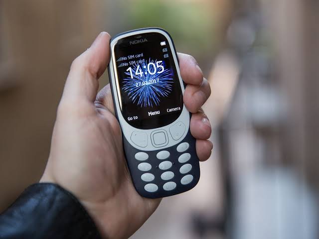 Nokia 3310 phone is back. And yes, it comes with Snake - CNET