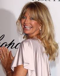 We Can Hardly Believe She S A Grandma Long Hair Styles Older Women Hairstyles Long Hair Older Women