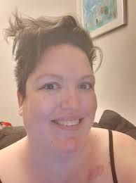 I've been sick in bed all day, but finally felt human enough to go into the  living room by the evening. Then I caught a glimpse of my hair. 🤣 I think