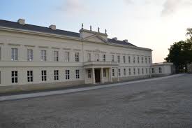 Nicht nur wohnungen hannover herrenhausen, sie könnten auch andere ideen, schaltpläne, pläne, bilder wie das beste wohnung mieten in herrenhausen immobilienscout24 in diesem monat, das beste 1 zimmer wohnung 30419 hannover herrenhausen immobilien in diesem monat, das beste helle gemütliche altbauwohnung wohnung in hannover in diesem monat, das beste wohnung mieten in herrenhausen. Pin Auf Herrenhausen