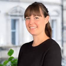 Caroline Stead's Instagram, Twitter & Facebook