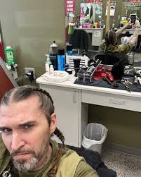 Dylan Lavender (@mr.lavender77) • Instagram photos and videos