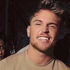 Tom Zanetti's Instagram, Twitter & Facebook