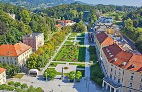 The urban area has around 85,000 inhabitants. Rogaska Slatina Und Sein Beruhmtes Kurzent Secret World