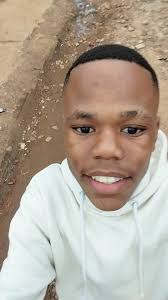 Hy everyone my name is Asanda and I am 15 years old from South Africa 🇿🇦,  I am a proud of 6 lefty in my family and I am the only one