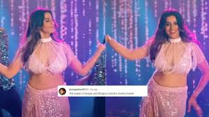 Bhojpuri sensation Akshara Singhs bold glamorous look in latest song  Billo Rani wins hearts; crosses 2 million views on YouTube already