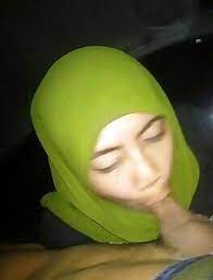 Awek Tudung Hisap Konek