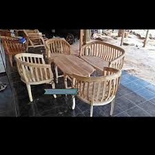 Teras merupakan area rumah yang umumnya berada di bagian depan atau samping rumah. Meja Kursi Ruang Tamu Teras Depan Rumah Kayu Jati Mentahan Shopee Indonesia