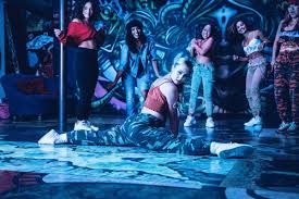 Five weeks after the release of gib ihm, david was featured on the track affalterbach by german rapper shindy. Shirin David Instagram Youtube Star Rapperin Feministin Fiv Magazin