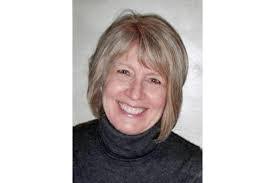 Elizabeth Mendelson's Instagram, Twitter & Facebook