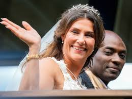 Ex-bodyguards van Wendy Van Wanten klappen uit de biecht: “Ze sprong door  hoepels voor prins Laurent, in de hoop dat hij officieel zou zeggen: jij  bent de ware”