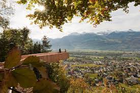 Vaduz is the capital of liechtenstein, sits on the rhine river near the swiss border. Aussichtsplattform Vaduz Aussichtspunkt Outdooractive Com