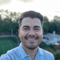 Darren Abraham's Instagram, Twitter & Facebook