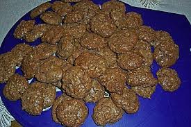 Witwenkusse Oder Wespennester Von Britta87 Chefkoch Schokolade Mischen Wespennest Platzchen Backen Rezepte