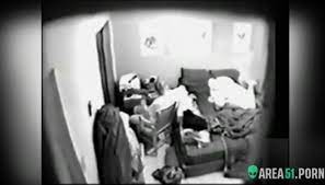 Hot mum masturbate in front of hacked ip cam | AREA51.PORN