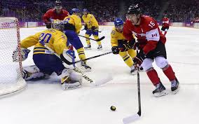 Le hockey sur glace, appelé le plus souvent hockey, est un sport d'équipe se jouant sur une patinoire spécialement aménagée. Jo 2018 Tout Comprendre Au Hockey Sur Glace Le Parisien