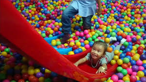 Balita Lucu Mandi Bola Warna Warni Bermain Perosotan Dan Odong Odong Kids Playground Youtube