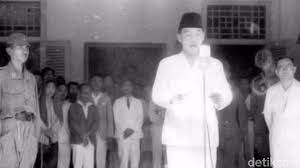 Bagi bangsa indonesia, proklamasi merupakan sumber hukum pembentukan negara kesatuan republik indonesia. Sejarah Proklamasi Kemerdekaan Indonesia 17 Agustus 1945 Lengkap
