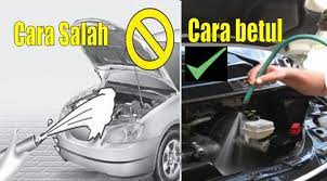 Yang (mungkin) mendatangkan kecelakaan (bencana, kesengsaraan, kerugian dan sebagainya). Bahaya Cuci Kereta Chemical