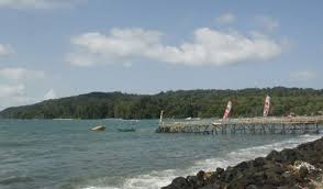 Di pantai pangandaran ini terdapat sebuah daratan yang menjorok ke laut dikenal yang sekarang menjadi cagar alam. Snorkeling Menikmati Indahnya Isi Pasir Putih Pangandaran Okezone Travel