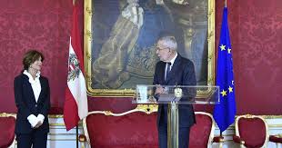 Das teilte präsident van der bellen mit. Erste Kanzlerin Fur Osterreich Richterin Bierlein Ubernimmt Tiroler Tageszeitung Online Nachrichten Von Jetzt