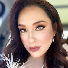 Eloisa Ibarra's Instagram, Twitter & Facebook