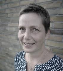 CV Personlige data Navn: Janet Preuss Adresse: Sundgade 59B 6320 Egernsund  Telefon: 22660039 E-mail: janet.preuss@outlook.dk Sam