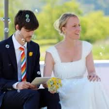 Jetzt wollte ich an alle seifenblasen so kleine kärtchen oder bänder machen und da drauf schreiben, so was in der art, seifenblasen statt reis nach der kirche oder irgendwas, was die seifenblasen für eine bedeutung haben jede. Seifenblasen Zur Hochzeit Tipps Infos Ideen Zu Wedding Bubbles