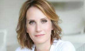 Melinda Hart's Instagram, Twitter & Facebook