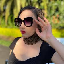 SIENNA Black Oversized Sunglasses