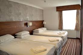 Guests enjoy the quiet location. Leisure Inn Hotel Images