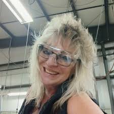 A tough day can often be turned around with just a simple act of kindness.  SBPD 2nd Detail Sergeant Dan Demler can certainly attest to that. In his  words: “𝙏𝙤𝙣𝙞𝙜𝙝𝙩 𝙄'𝙢 𝙨𝙞𝙩𝙩𝙞𝙣𝙜