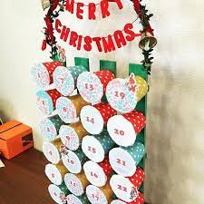 この画像は 100均材料でもｏｋ クリスマス 手作りアドベントカレンダー アイディア画像50選 のまとめの41枚目の画像です アドベントカレンダー アドベントカレンダー 手作り クリスマス カレンダー