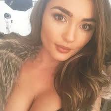 Shanelle wright (@no_class_sass1)